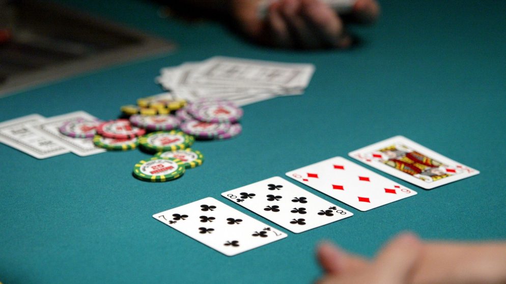 Cùng tìm hiểu về luật chơi Poker Sumvip